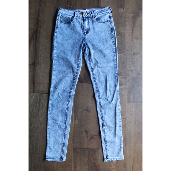 Bullhead Acid Wash Skinny Jeans - Picture 2 of 3